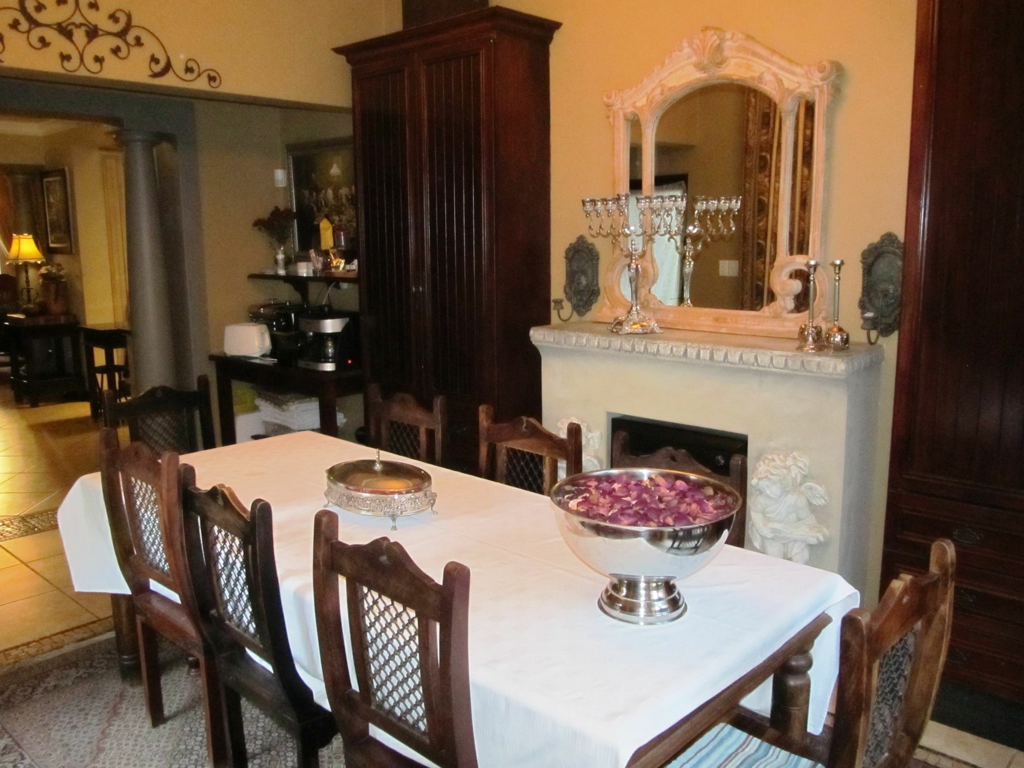 יוהנסבורג Villa Lugano Guesthouse מראה חיצוני תמונה