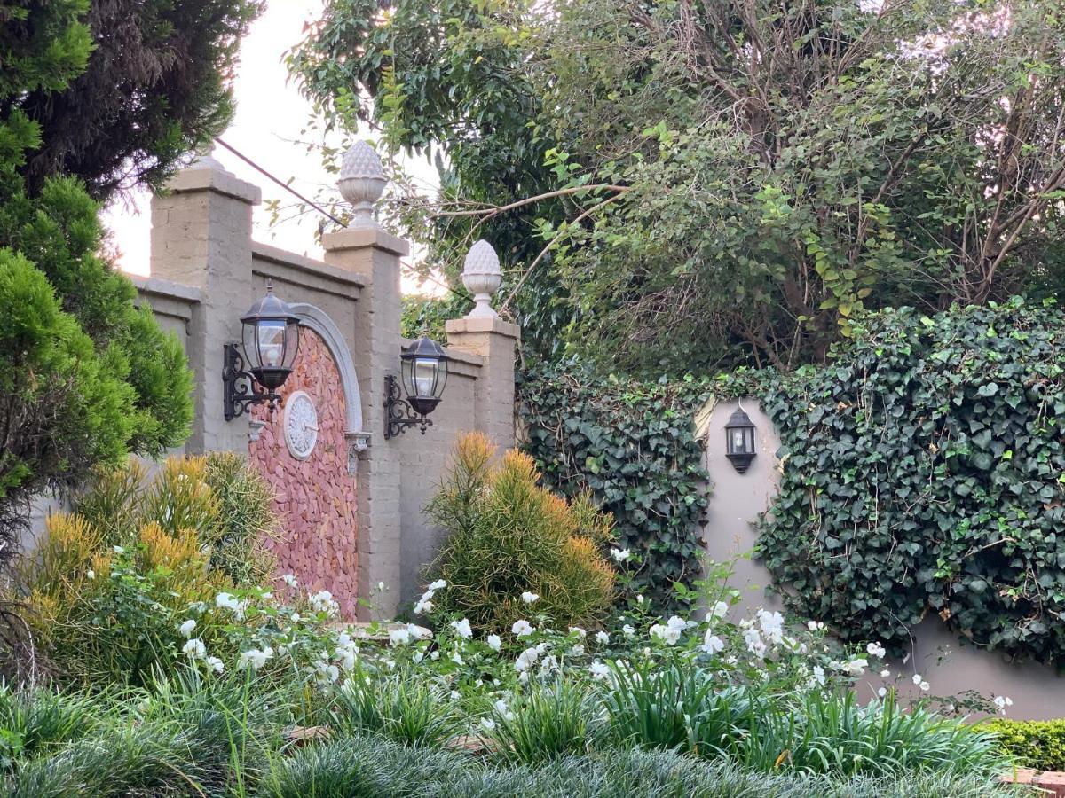 יוהנסבורג Villa Lugano Guesthouse מראה חיצוני תמונה